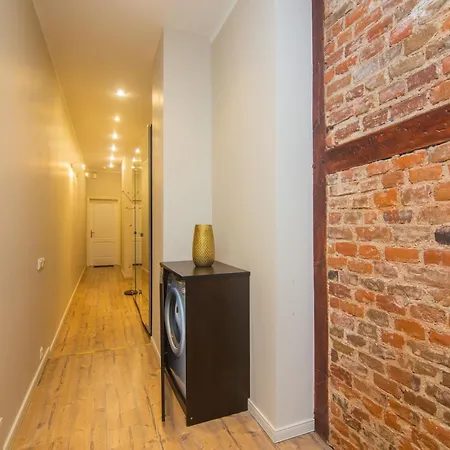 Apartment Sunny 1-bedroom Bright And Cozy *